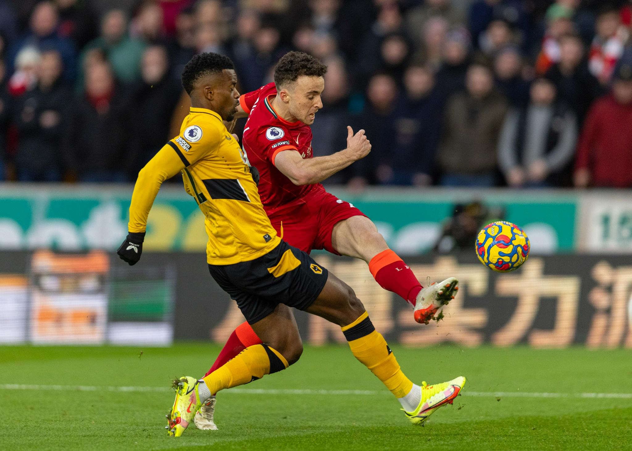 狼队主场失利，英超保级希望渐行渐远的简单介绍