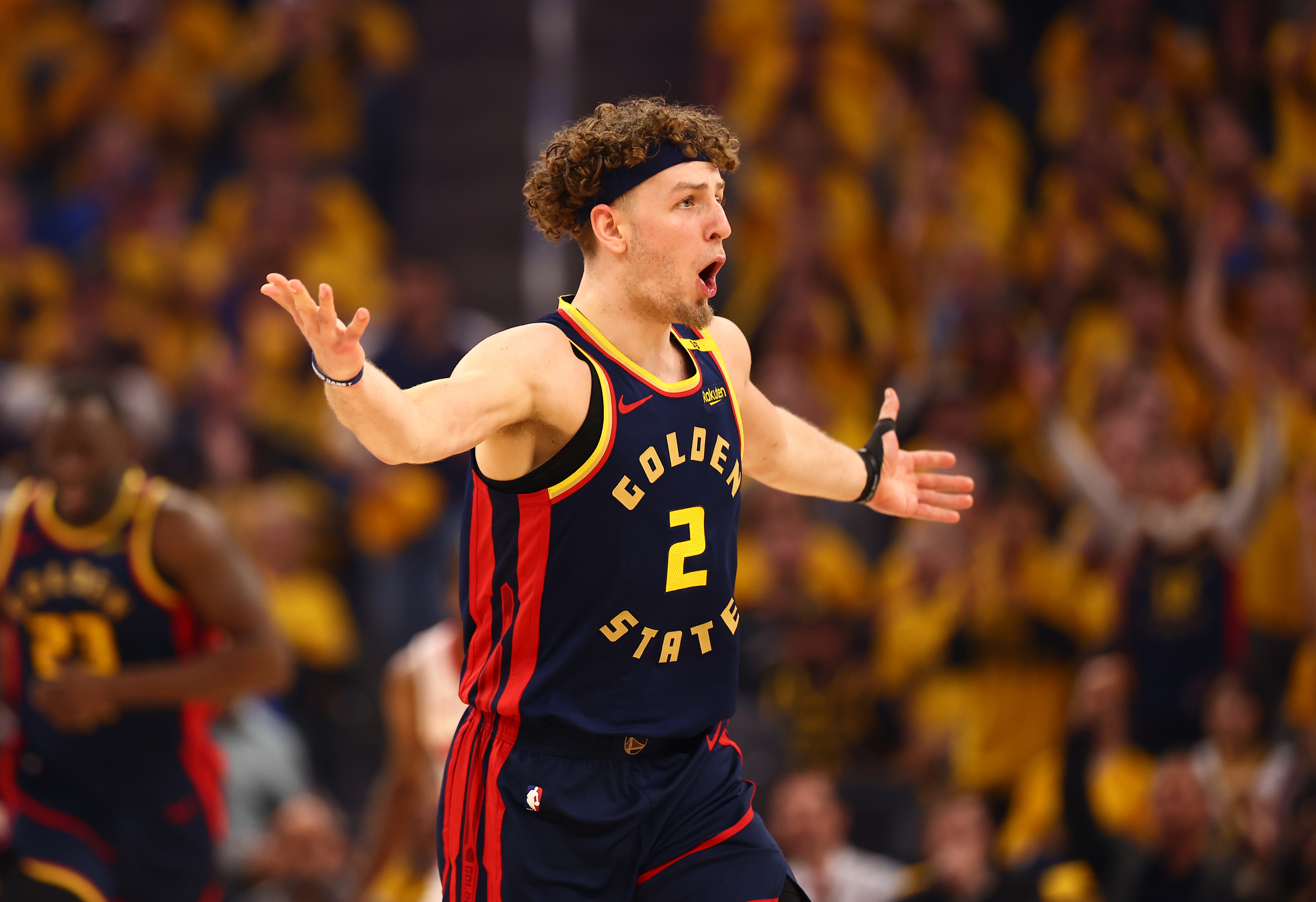 关于火箭全队巩固防守，战胜对手取得连胜的信息