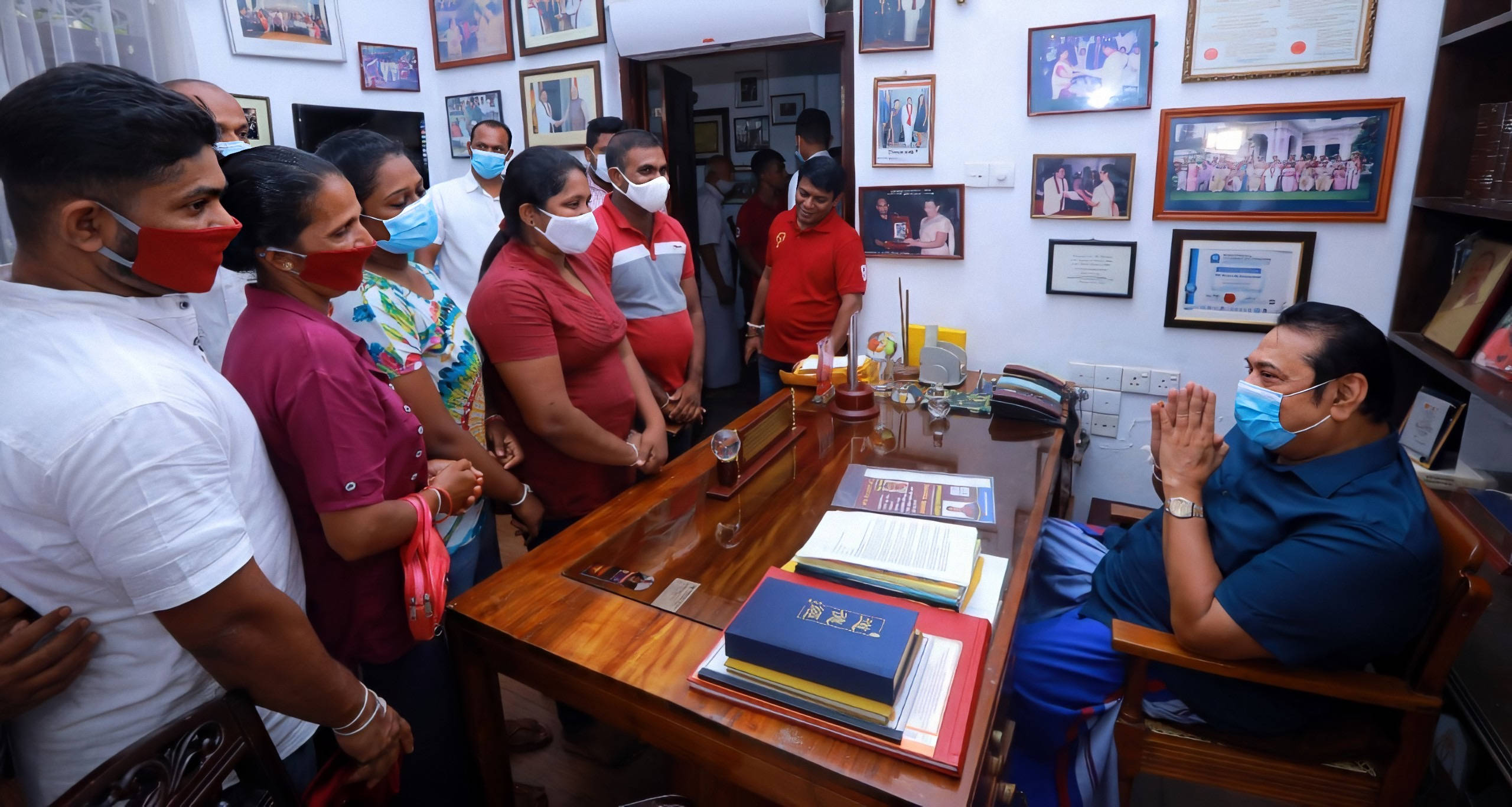 包含欧洲劲旅斩获压倒性胜利的词条